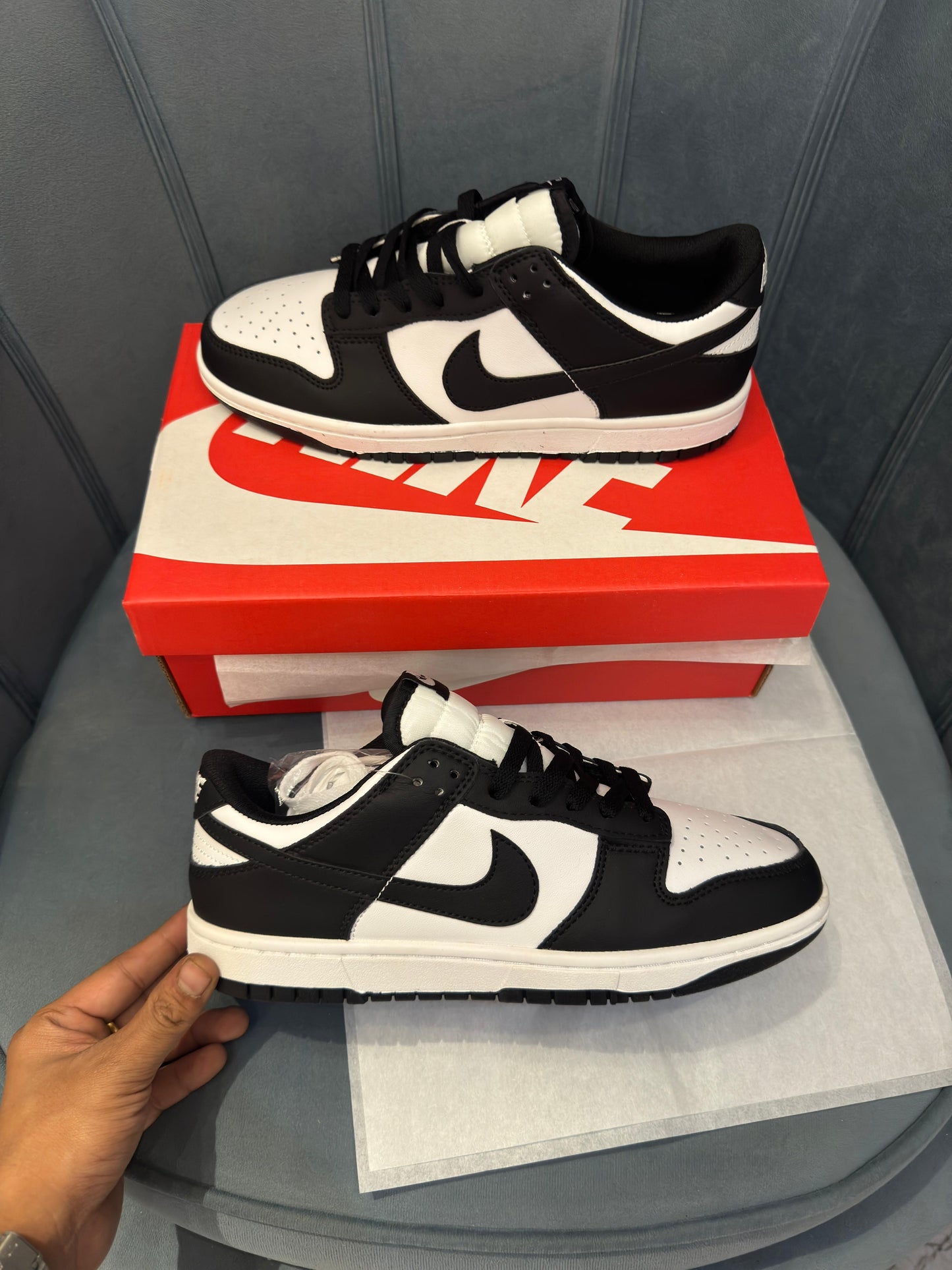 NIKE SB DUNK LOW PANDA