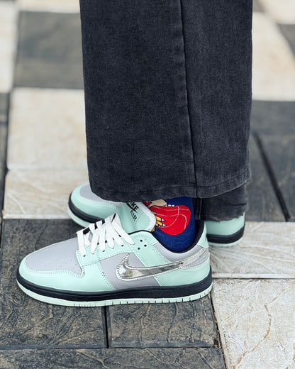 NIKE SB DUNK LOW TIFFANY
LOBSTER 7A