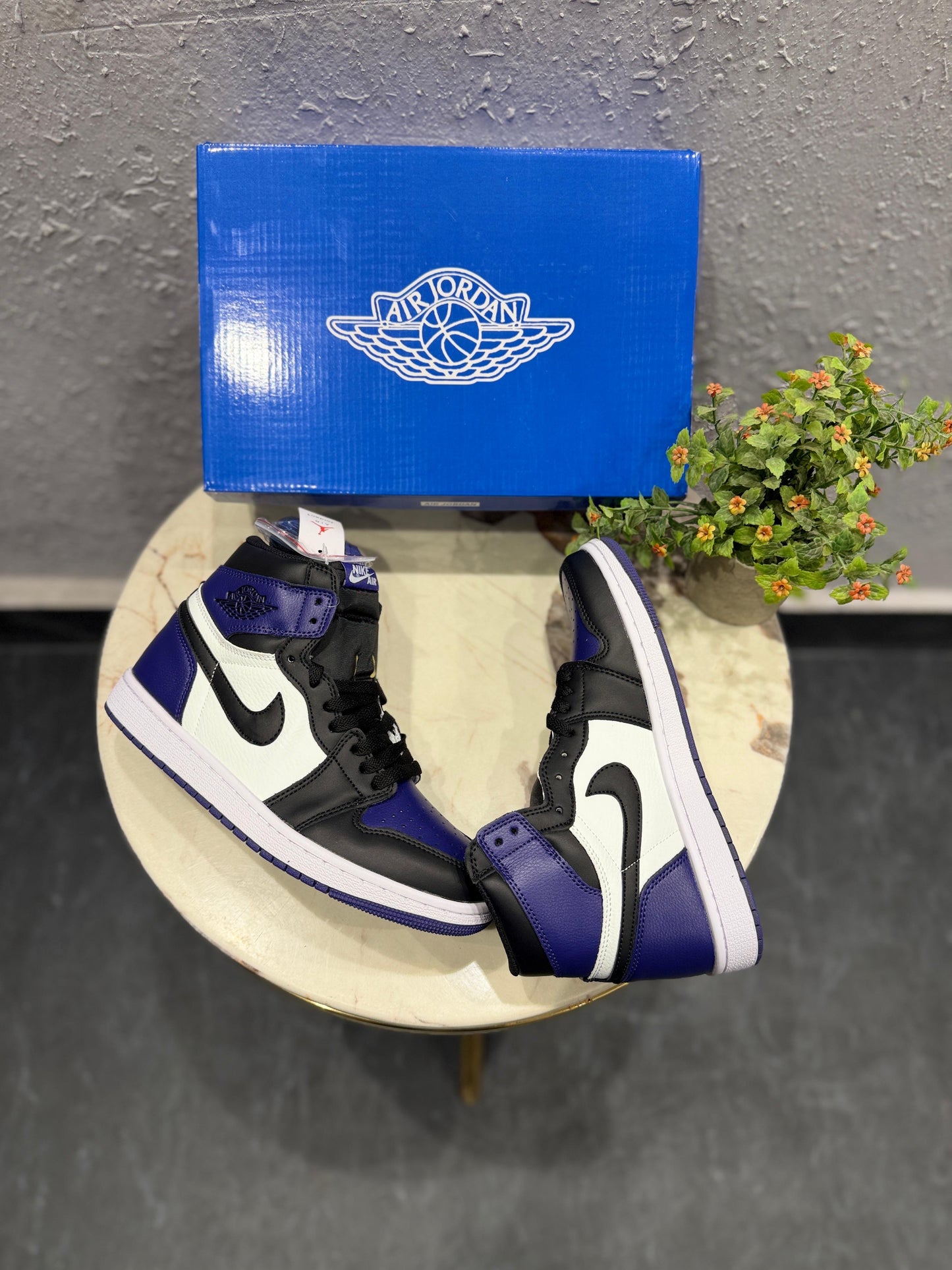 AIR JORDANS RETRO 1 MID PURPLE COURT semi U/A