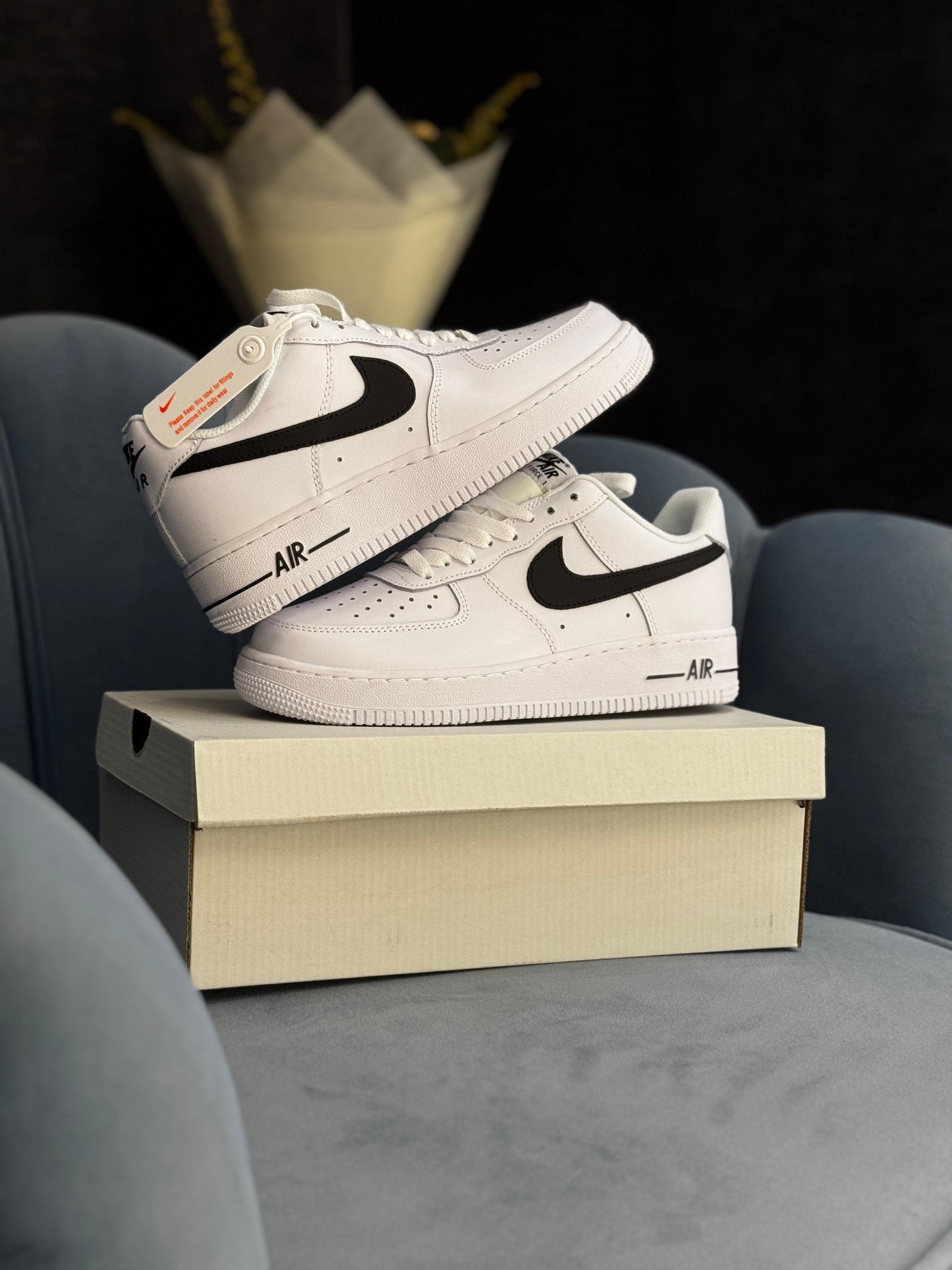 NIKE AIRFORCE ONE WHITE BLACK