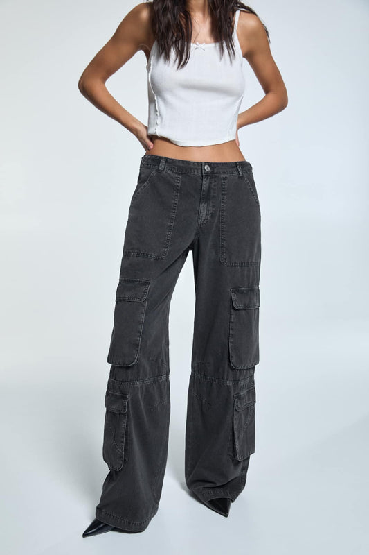 Bareshka Brand
Heavy Quality Branded Multi Pockets Baggy Cargo