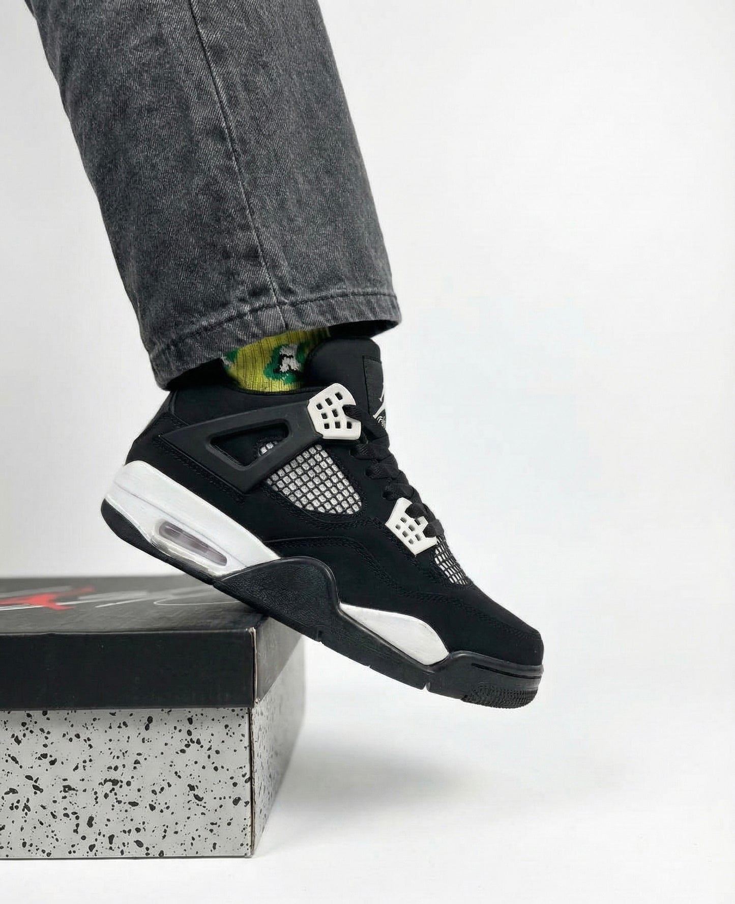 Nike Air Jordan 4 Retro 'White Thunder'