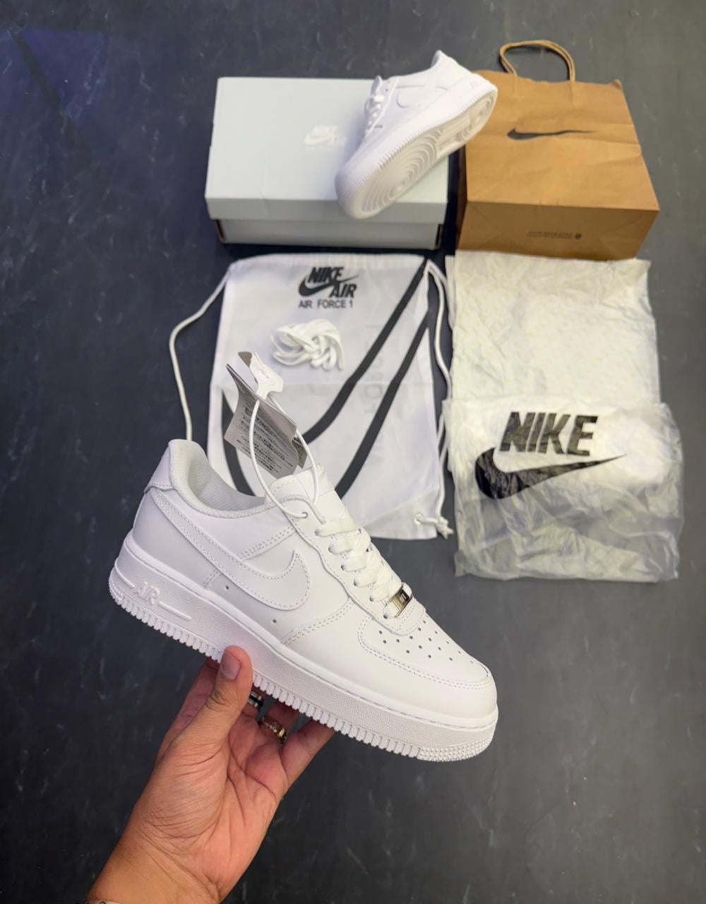 NIKE AIRFORCE 1 SEMI UA
