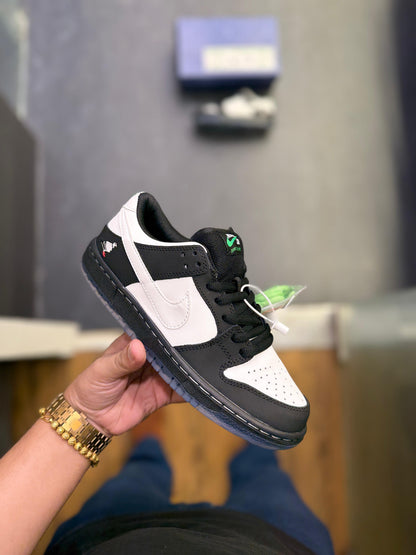NIKE SB DUNK NYC PIGEON 3 PANDA
