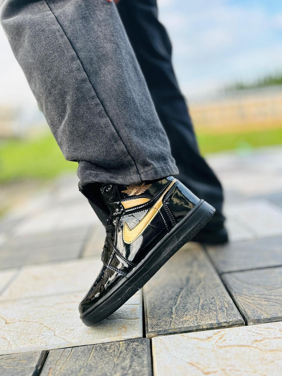NIKE AIR JORDAN GLOSSY BLACK