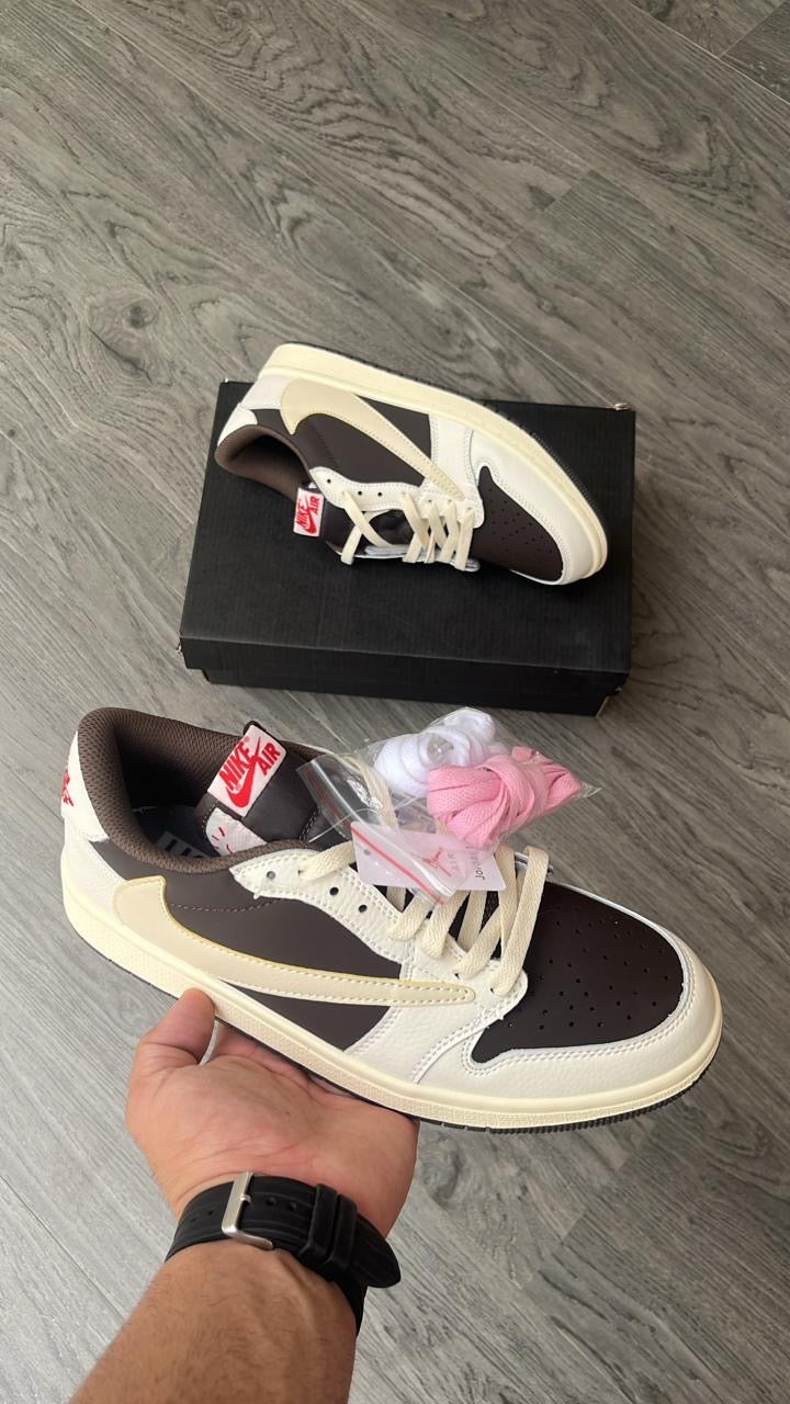 NIKE AIR JORDAN TRAVIS SCOTT LOW