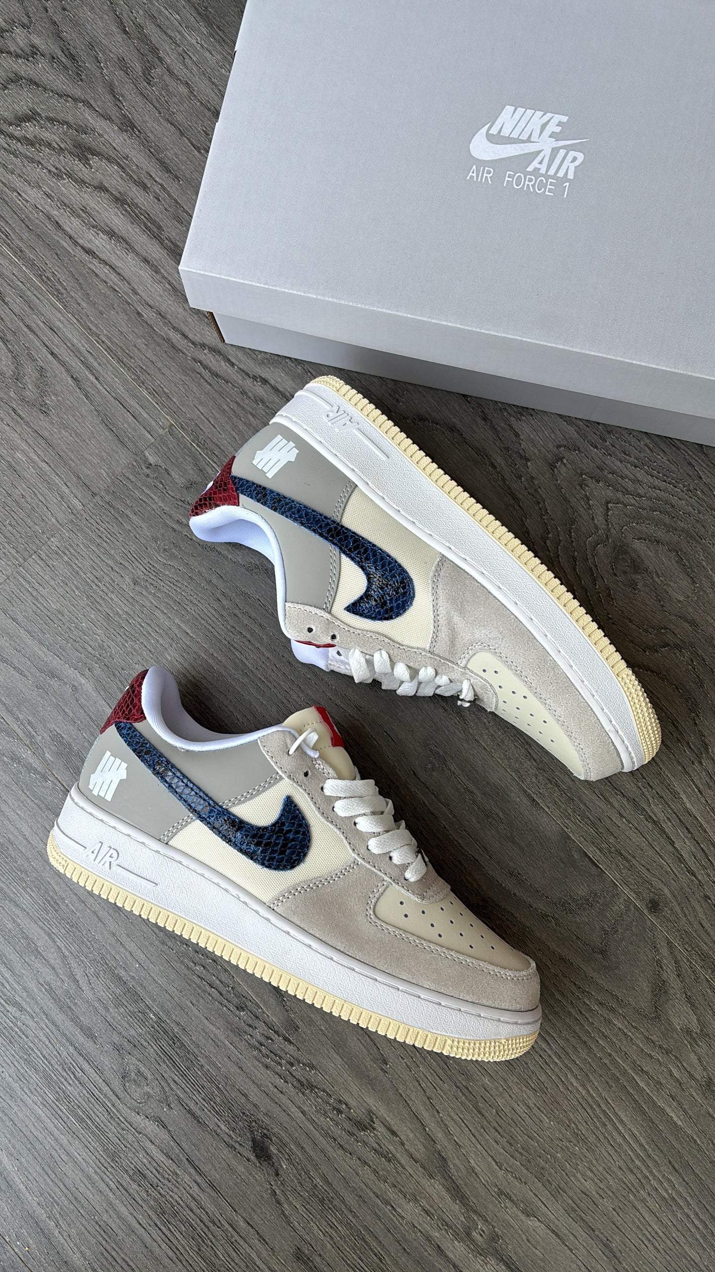 Nike AIRFORCE 1 LOW UNDEFEATED 5 ON IT