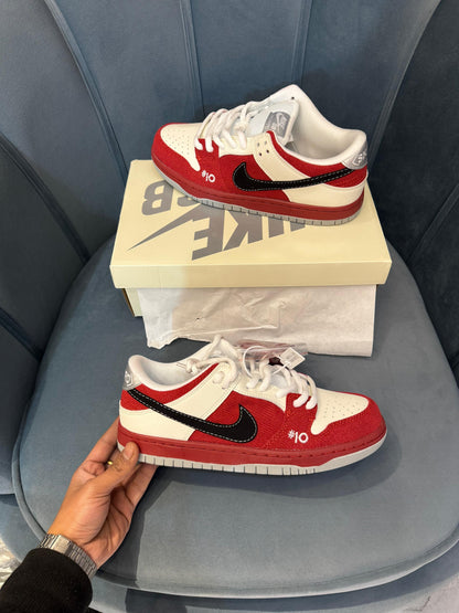 NIKE SB DUNK SKATEBOARD LOW ROLLER DERBY
