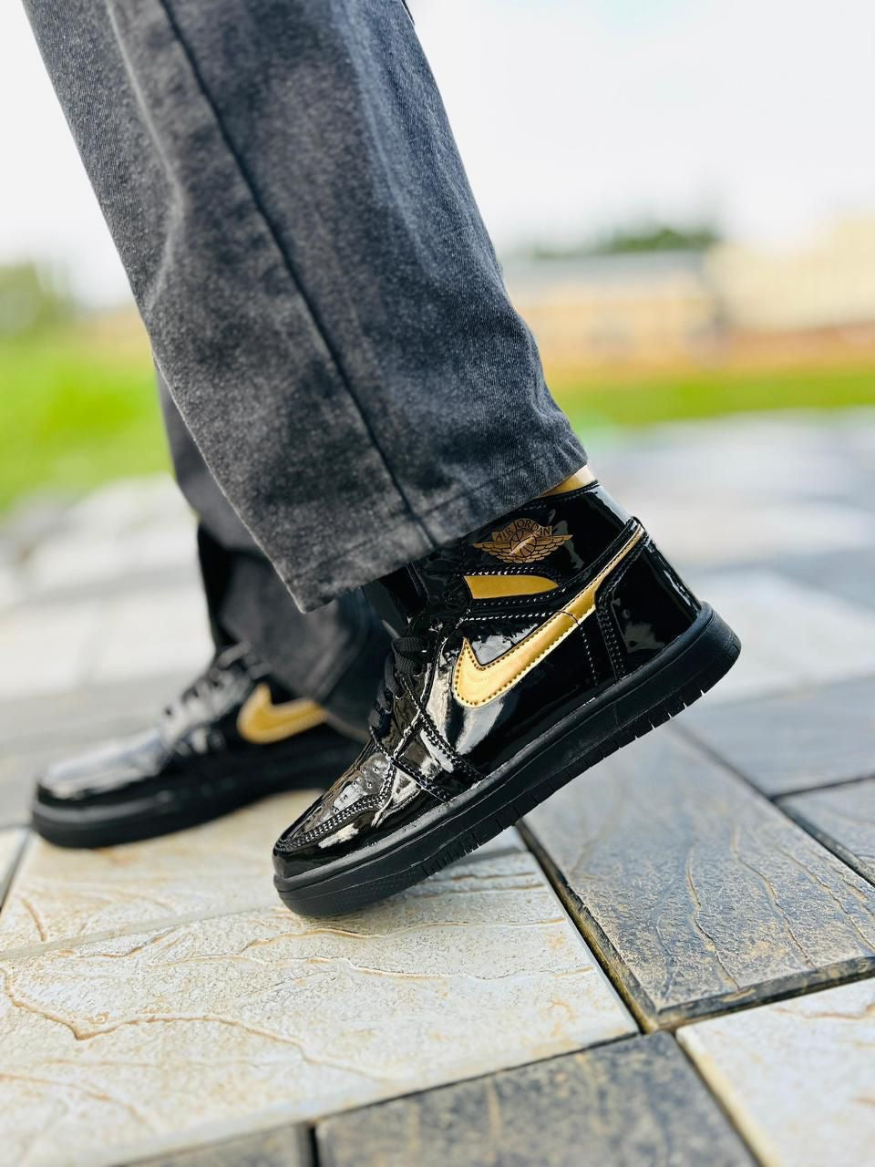 NIKE AIR JORDAN GLOSSY BLACK