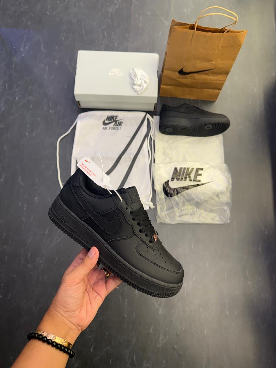 NIKE AIRFORCE 1 SEMI UA