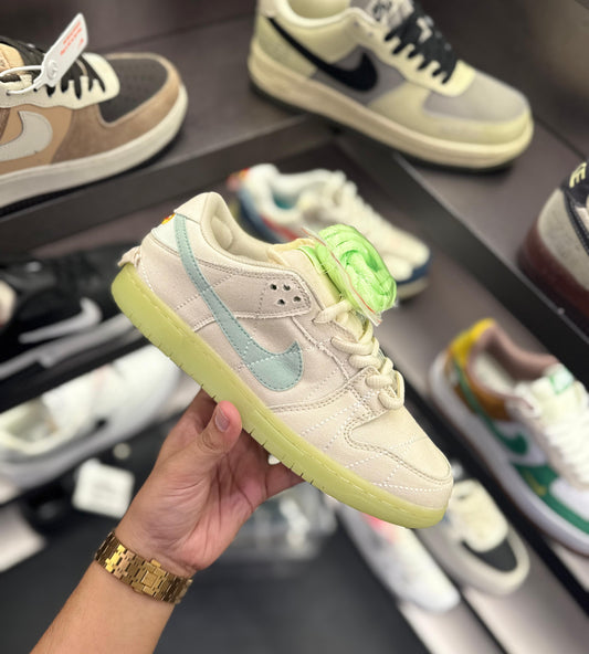 NIKE SB DUNK MUMMY
