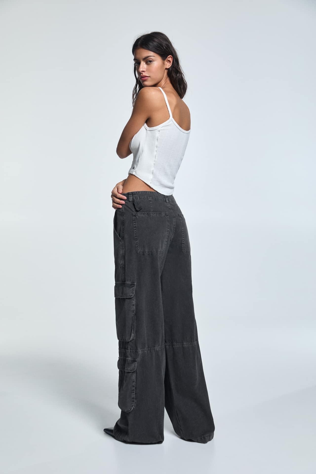 Bareshka Brand
Heavy Quality Branded Multi Pockets Baggy Cargo