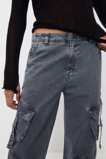 PULL&BEAR Brand*
Multi Pockets Cargo Trousers with Straps
