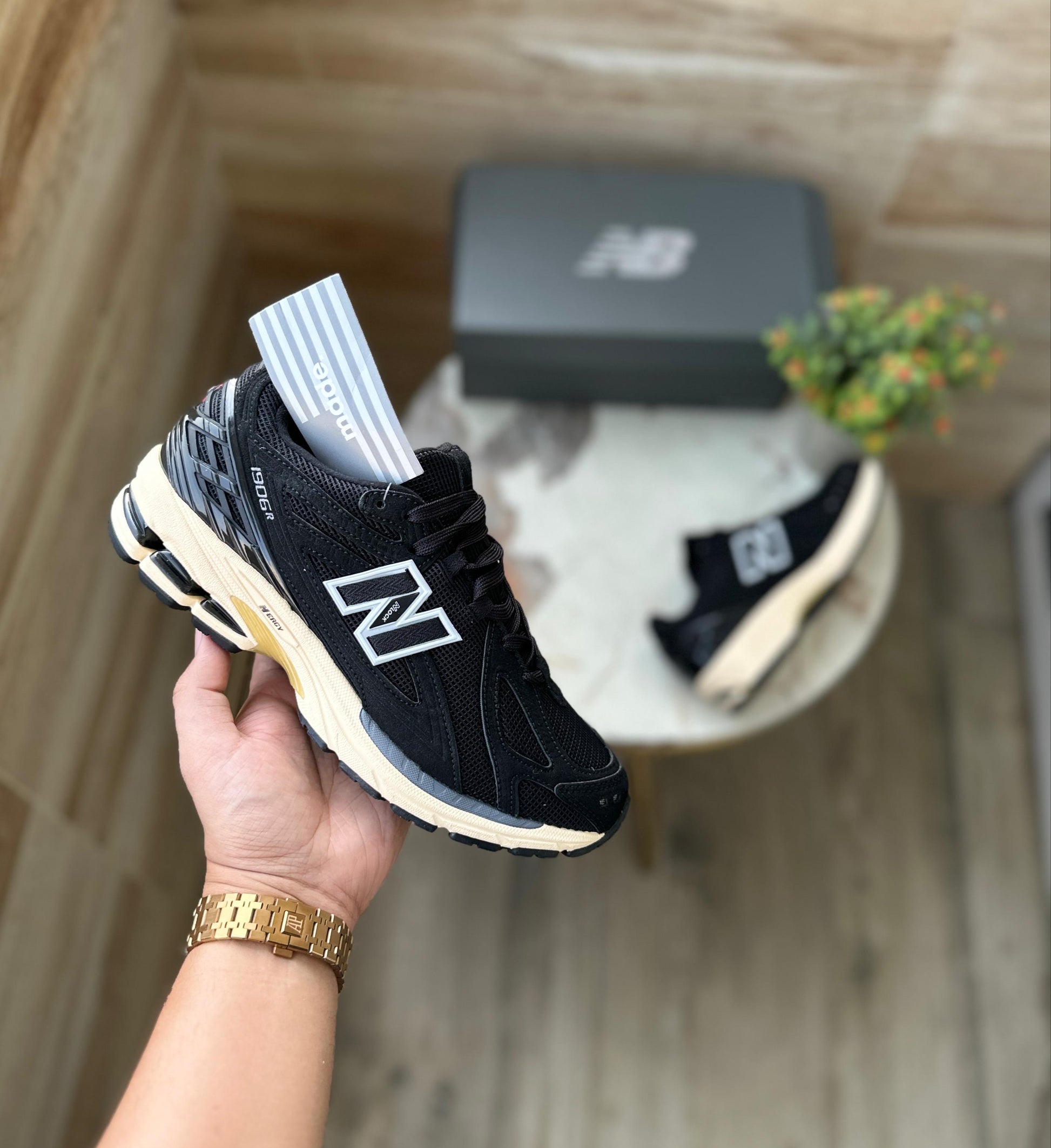 NEW BALANCE 1906 BLACK CREAM