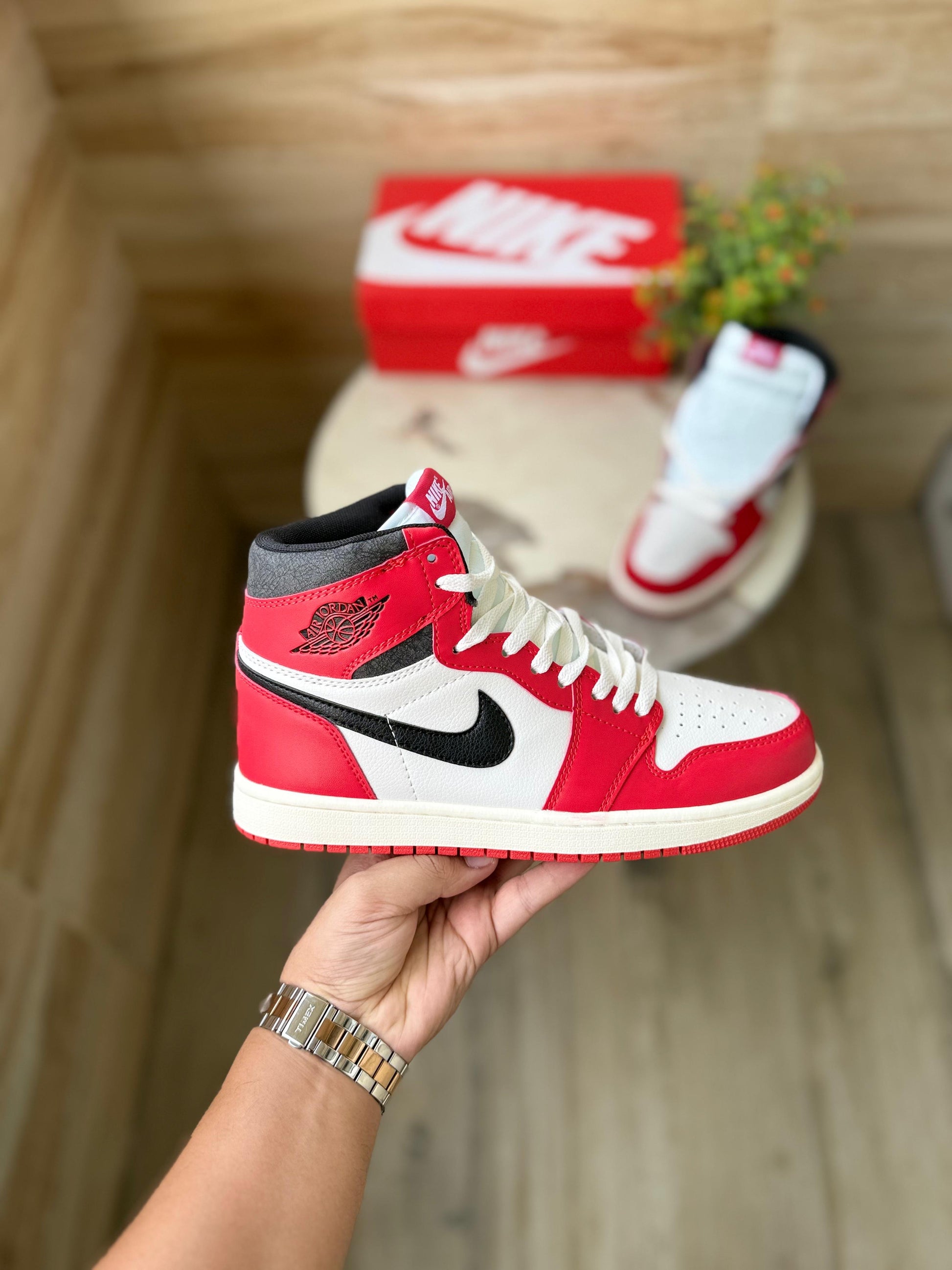 AIR JORDAN RETRO 1 HIGH  LOST AND FOUND