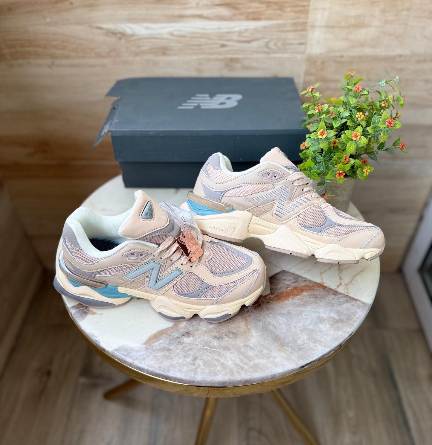 NEW BALANCE 9060 SKY LOGO