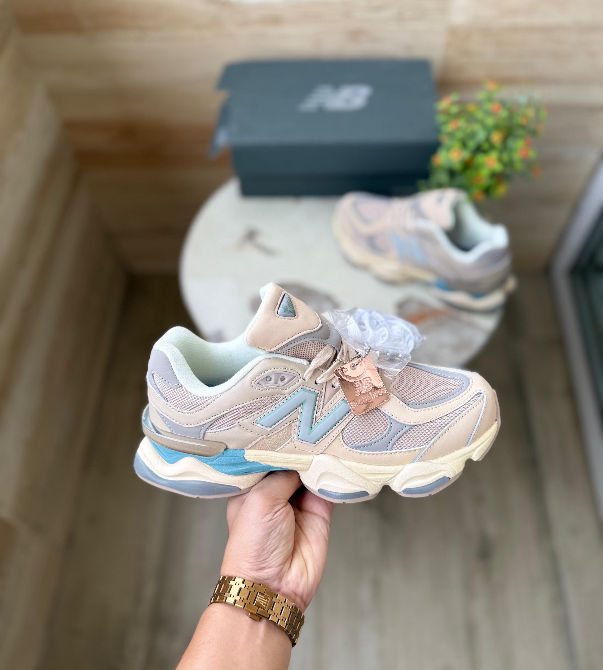 NEW BALANCE 9060 SKY LOGO