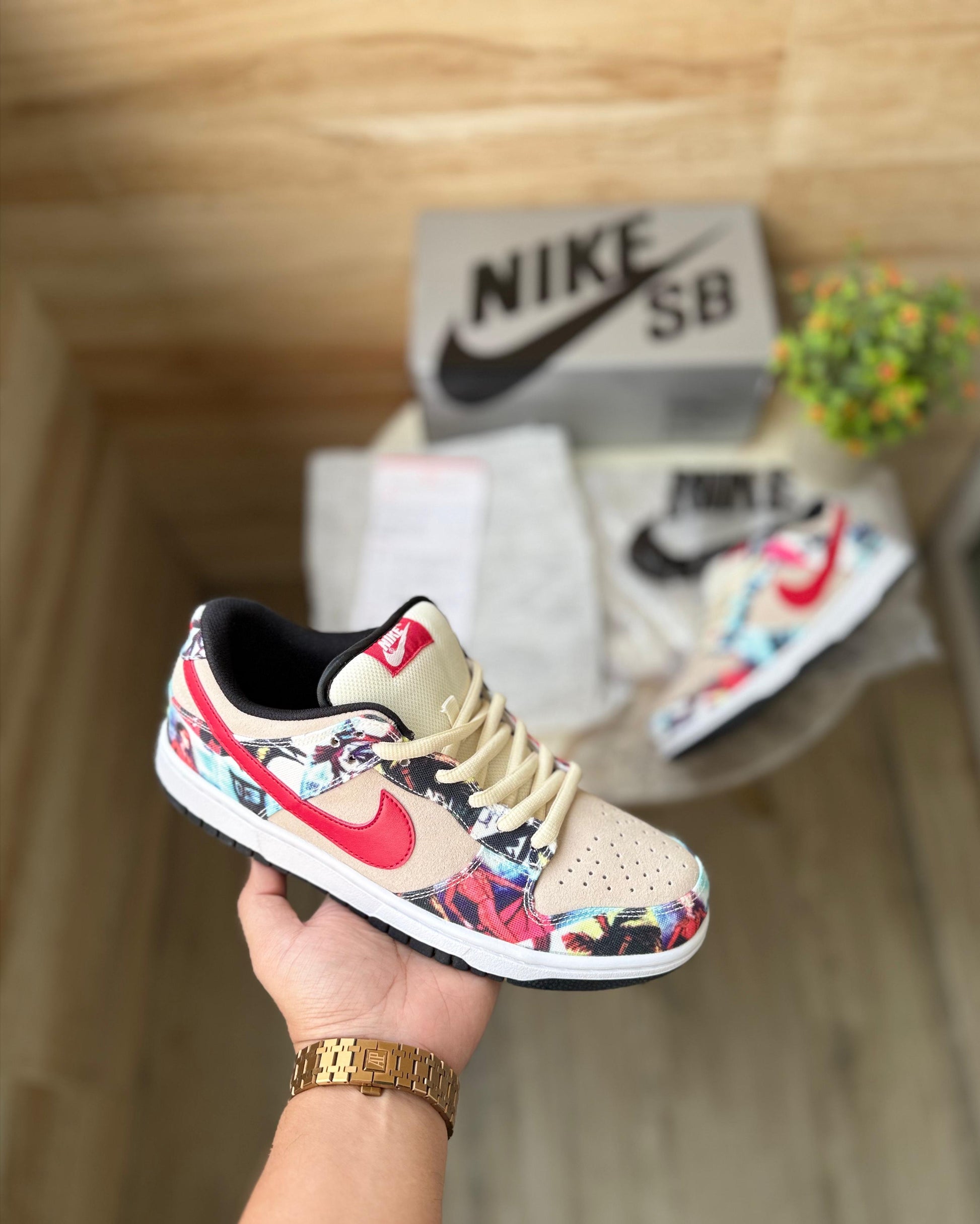 NIKE SB DUNK LOW PARIS