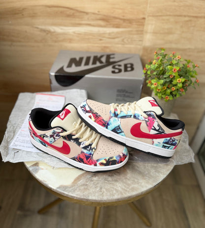 NIKE SB DUNK LOW PARIS