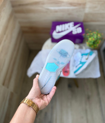 NIKE SB DUNK APRIL
