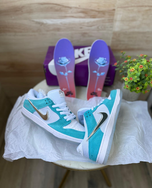 NIKE SB DUNK APRIL