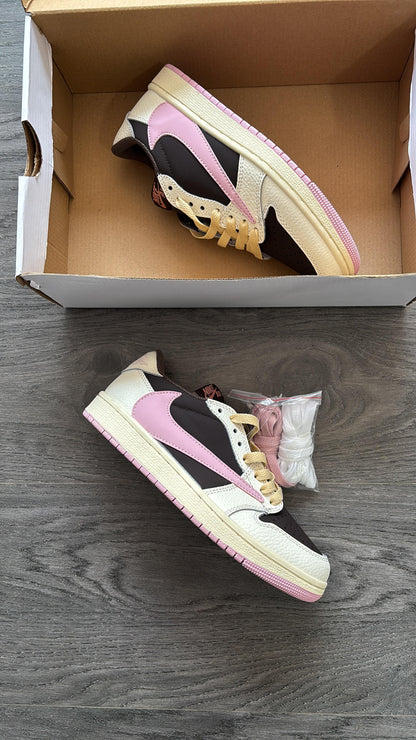 NIKE AIR JORDAN TRAVIS SCOTT LOW GIRLS