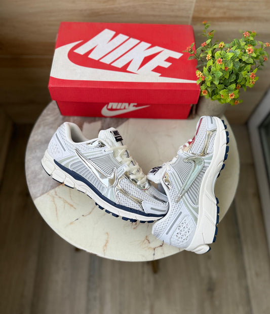 NIKE ZOOM VOMERO PHOTON DUST
