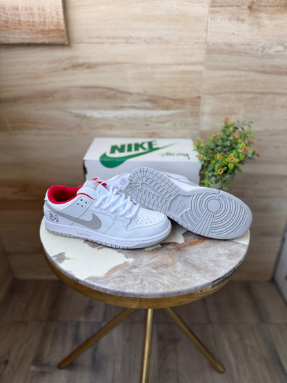 NIKE SB DUNK SUPREME 94 WHITE GREY