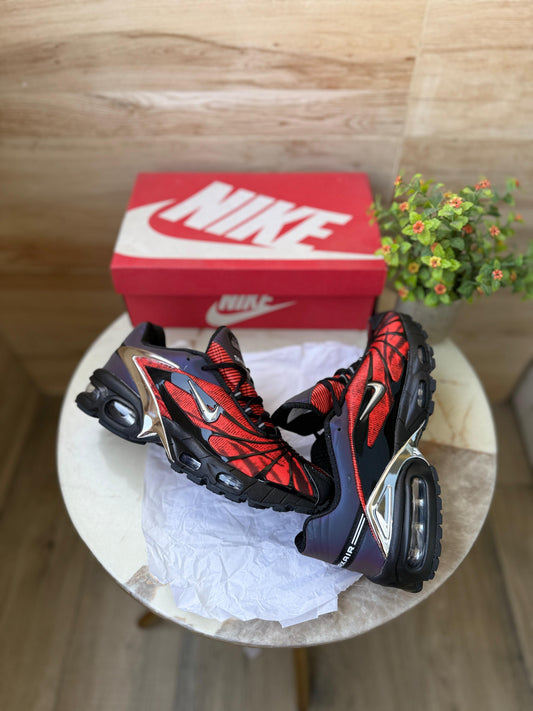 NIKE AIRMAX TAILWIND TN PLUS  RED
