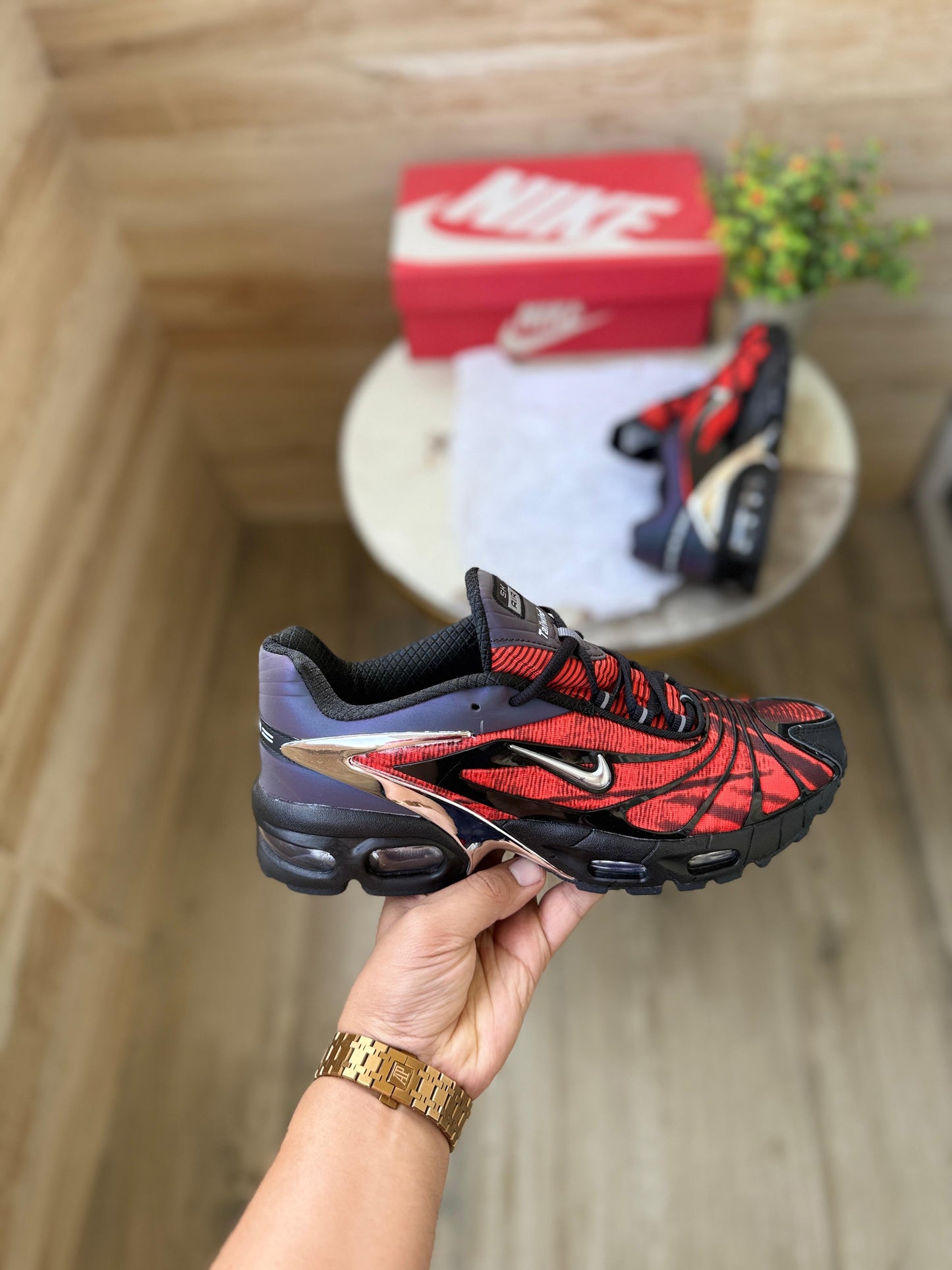 NIKE AIRMAX TAILWIND TN PLUS  RED