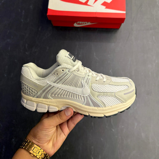 NIKE ZOOM VOMERO PLATINUM