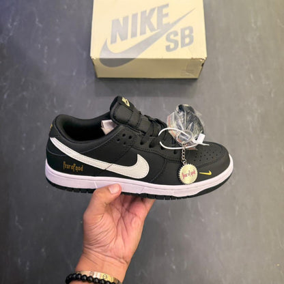 NIKE SB DUNK FEAR OF GOD 2025