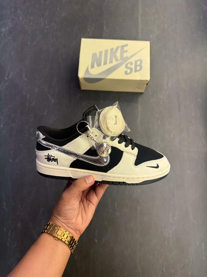 NIKE SB DUNK 2025 STUSSY BLACK SILVER