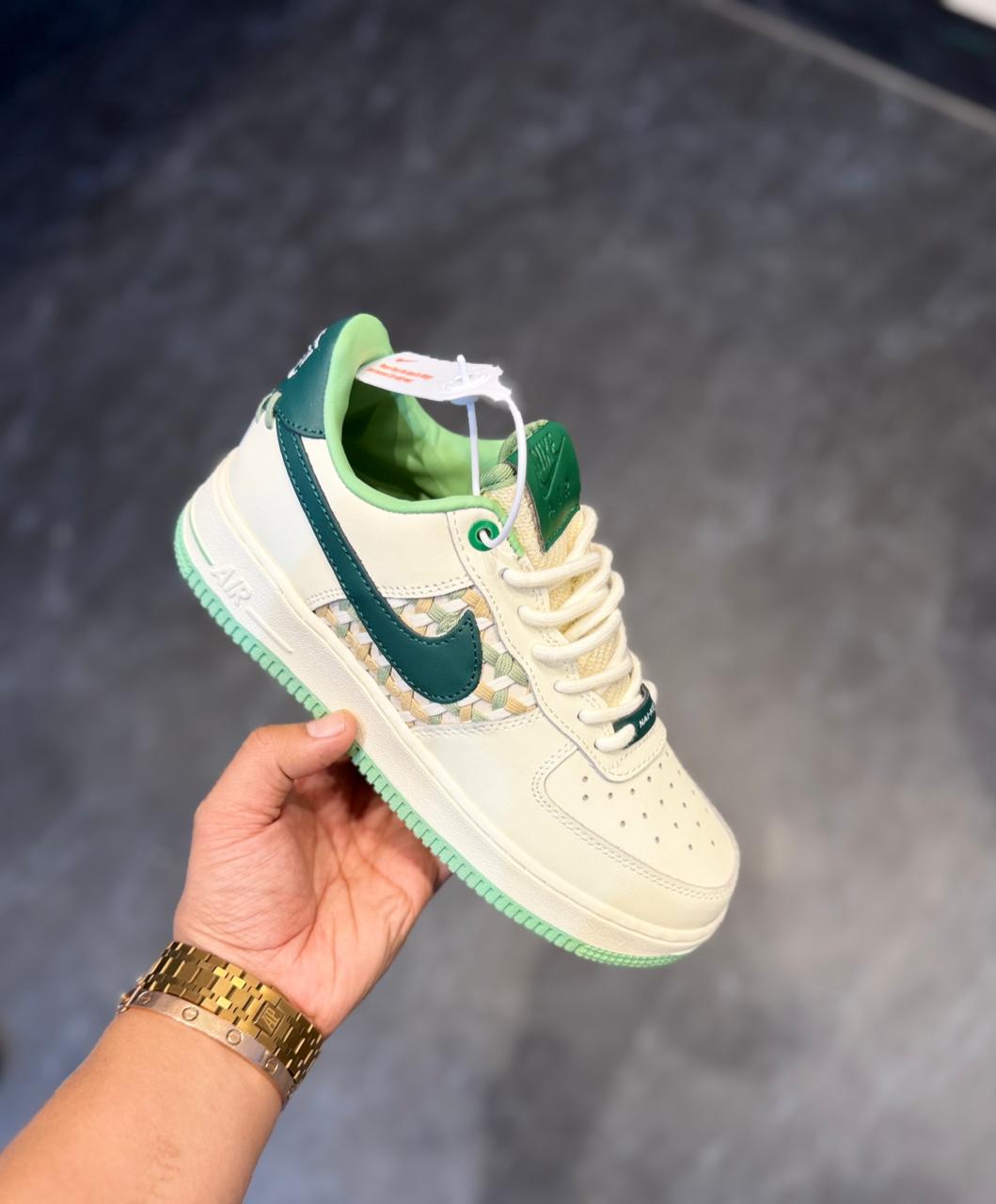 NIKE AIRFORCE ONE NAI-KE GIRLS