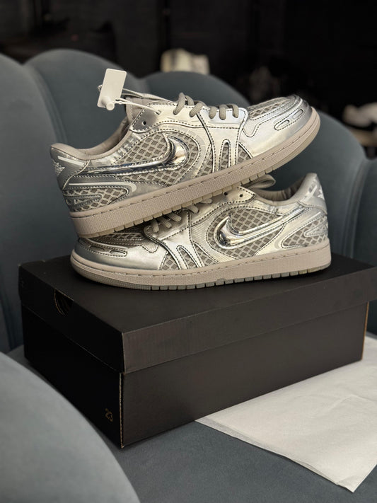 Jordan 1 Low Method Of Make V3  Metallic Silver