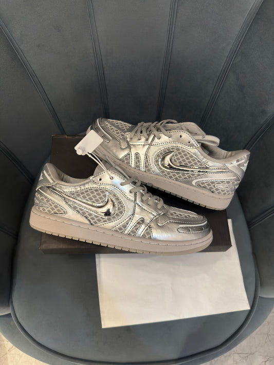Jordan 1 Low Method Of Make V3  Metallic Silver