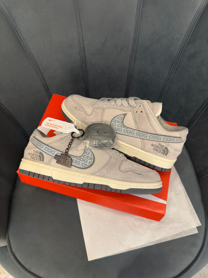 NIKE SB DUNK NORTH FACE GREY SKY CDG KEYCHAIN