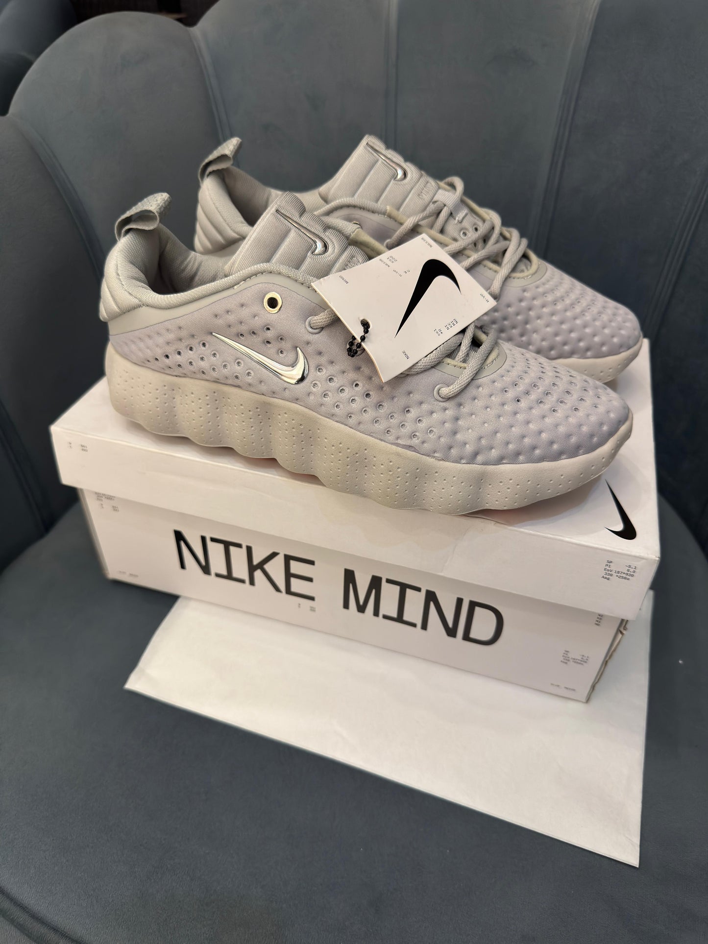 NIKE MIND 002