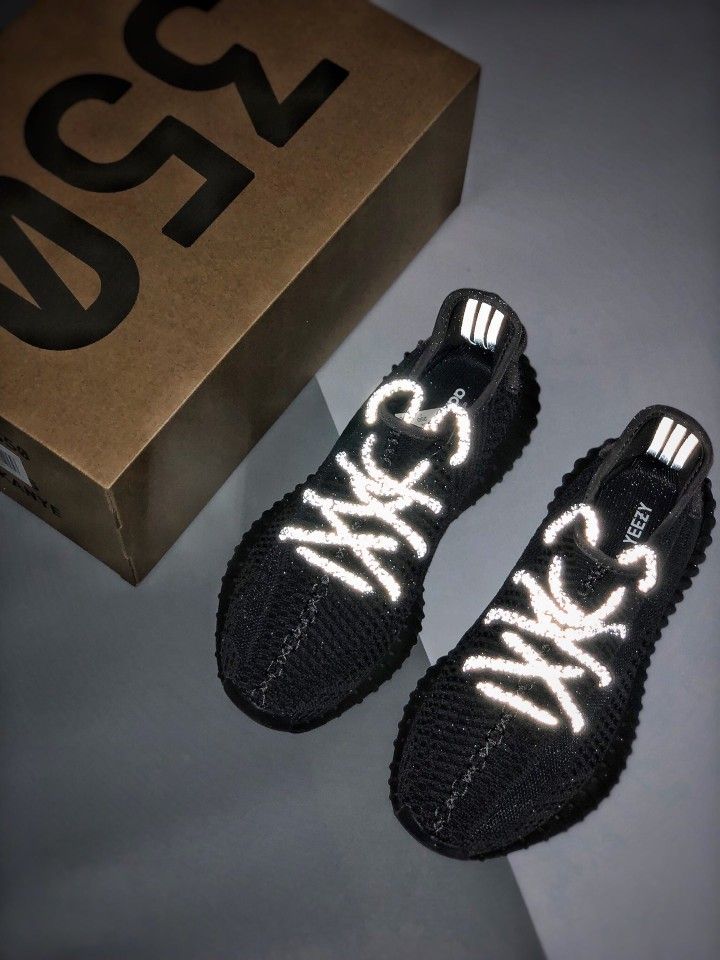 ADIDAS YEEZY 350 BLACK LACE REFLECTIVE SEMI UA