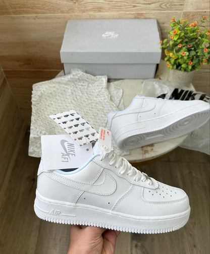 NIKE AIRFORCE ONE TOP